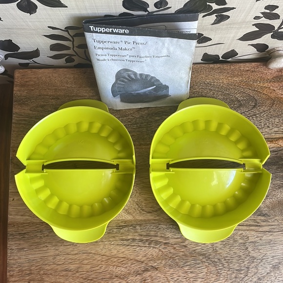 💚Tupperware Pie Press/Empanada Maker. - Picture 2 of 8